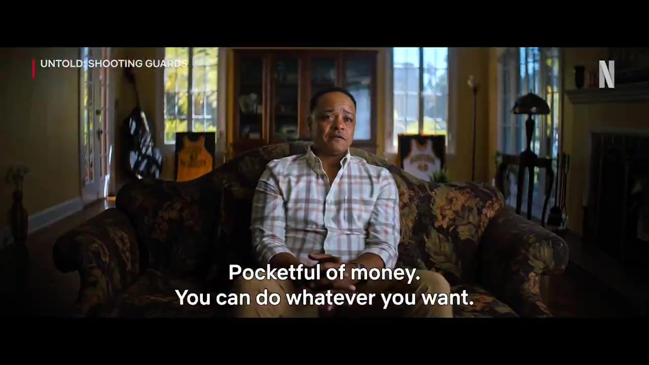 j9九游真人游戏第一平台🤪网飞将推阿里纳斯持枪门纪录片：《Untold Shooting Guards》