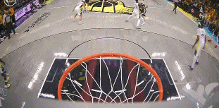 九游会·j9官方网站康诺顿挤防守时撞到西亚卡姆下巴进攻犯规 裁判回放升级一级恶意