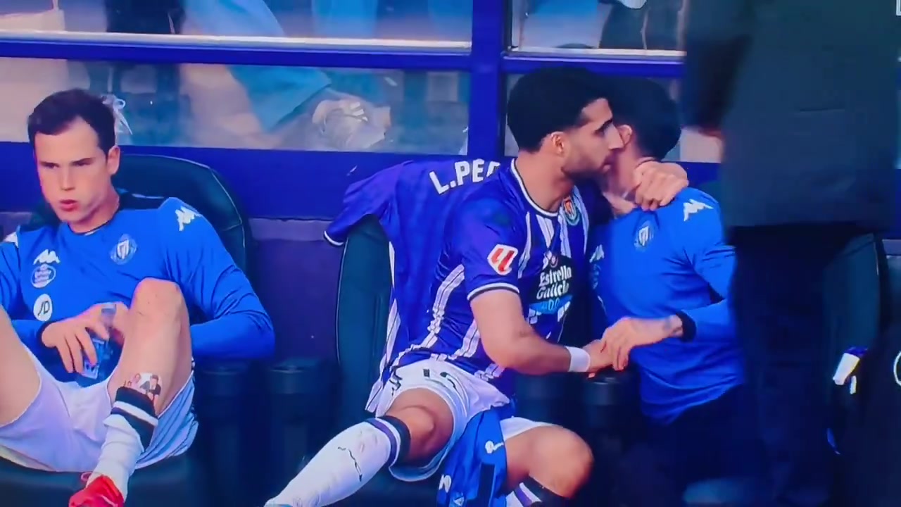 j9九游真人游戏第一平台在替补席拳打队友💣巴拉多利德对赛中内讧的两名球员罚款处罚