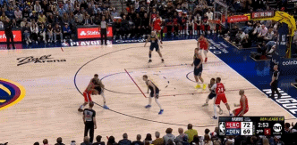 j9九游真人游戏第一平台招牌动作！哈登侧翼持球面对防守 横撤步漂移三分洞穿篮心🥰