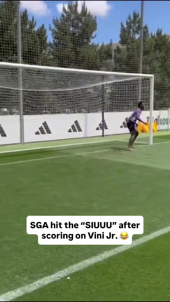 j9九游会官方登录😂亚历山大踢点球骗过维尼修斯罚入 模仿C罗SIUUU庆祝&哈登撒盐