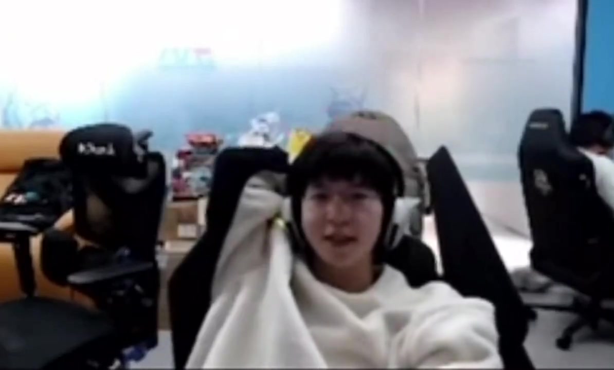 j9九游真人游戏第一品牌登录入口ELK：要说现在夺冠还是太早了，现在的目标是第二赛段进登峰组